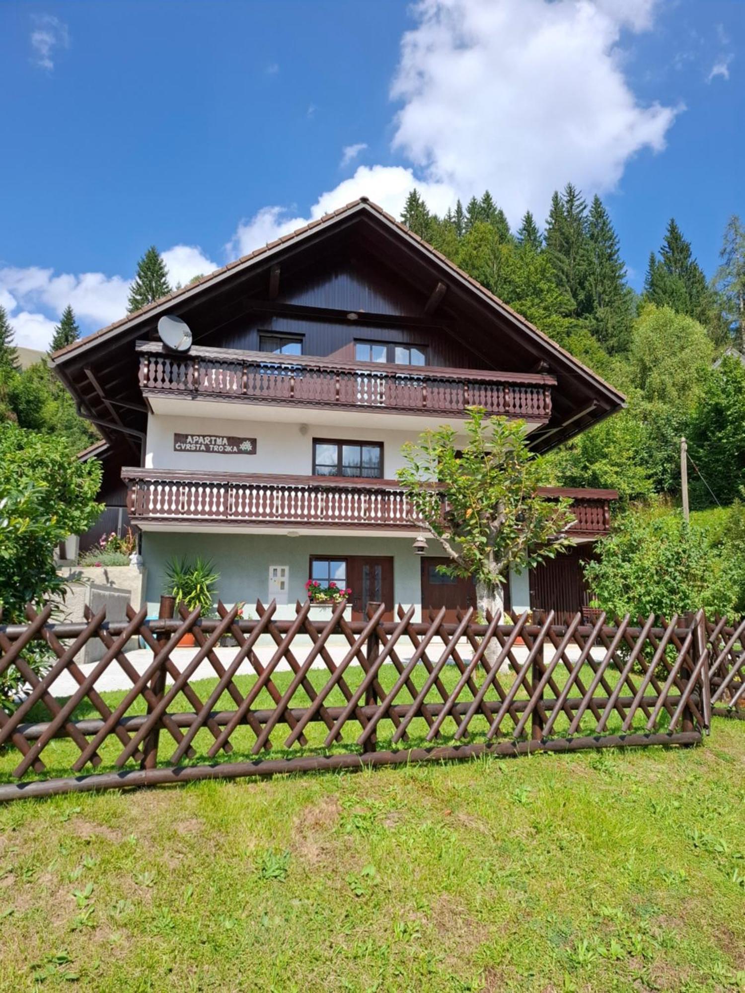Apartma Cvrsta Trojka Jesenice Exteriör bild